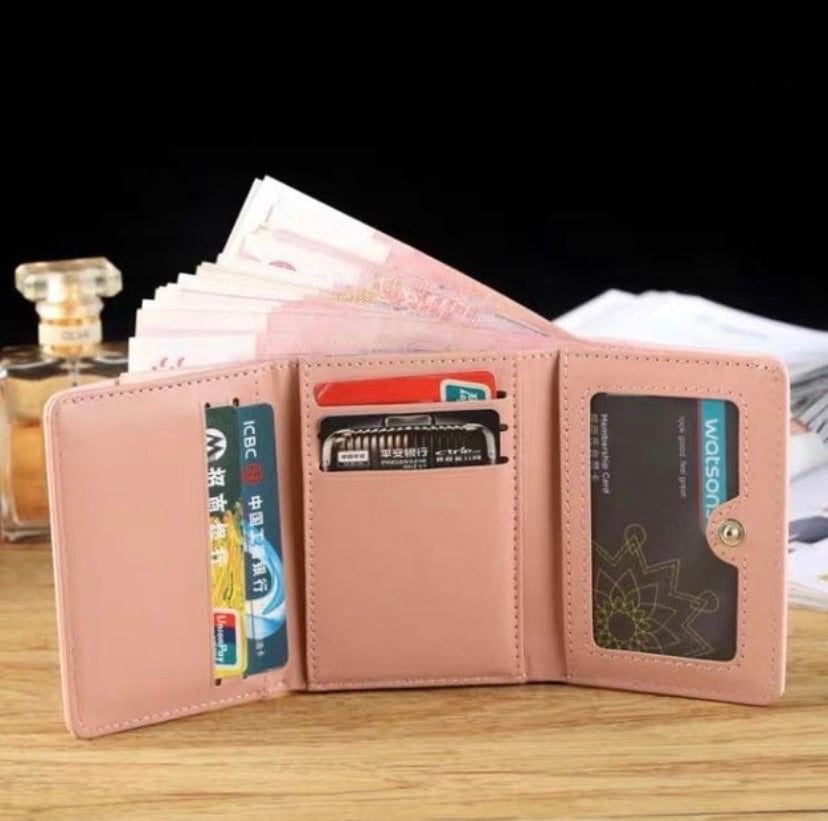 Wallet for Women,Fashion Snap Closure Trifold Wallet,Kiss-lock Small Clutch Cards Holder Coin Purse with ID Window