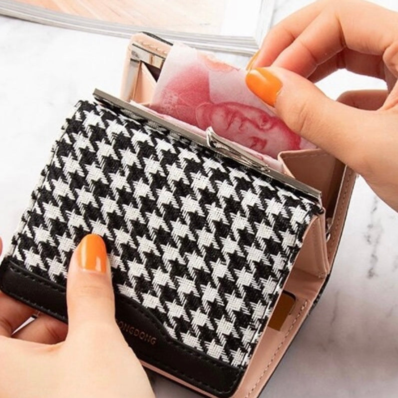 Short Wallet for Women,Snap Closure Trifold Wallet for Girls,Kiss-lock Clutch Credit Card Holder Coin Purse with ID Window