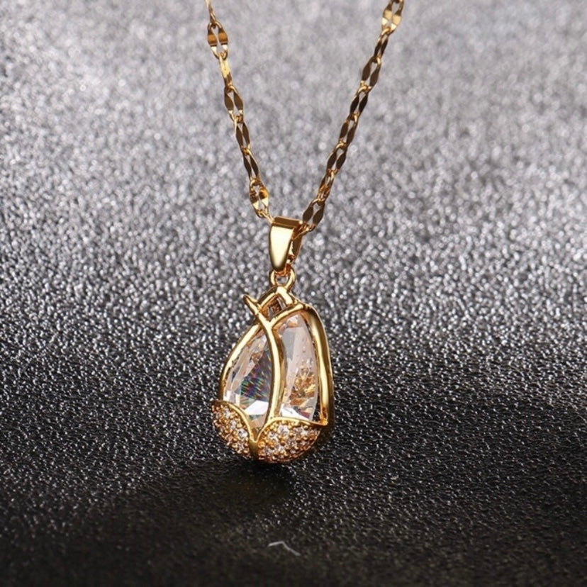 18K Gold Plated Crystal Flower Pendant Necklace for Women