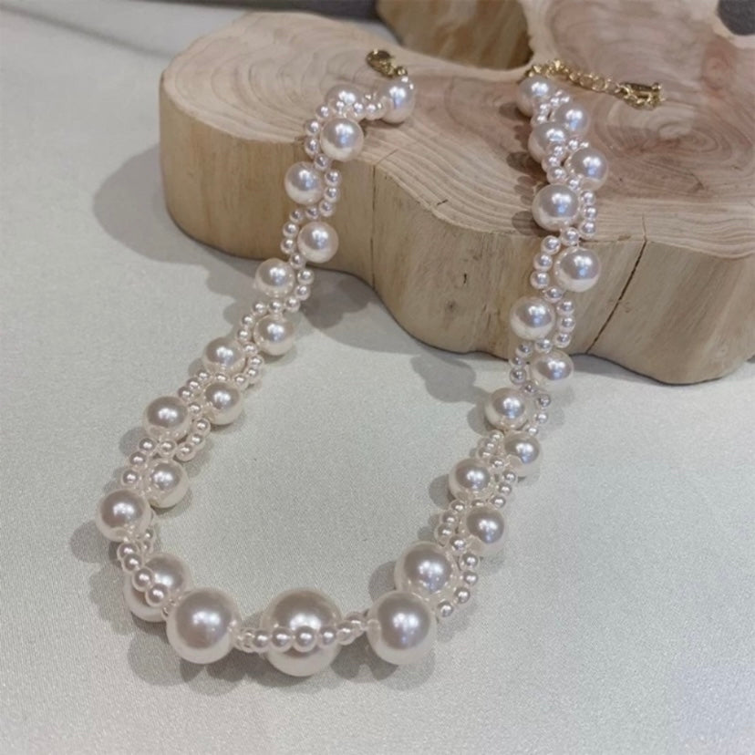 Elegant White Pearl Choker Necklace for Women