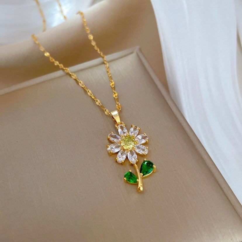 18K Gold Plated Crystal Flower Pendant Necklace for Women,Flower Necklace