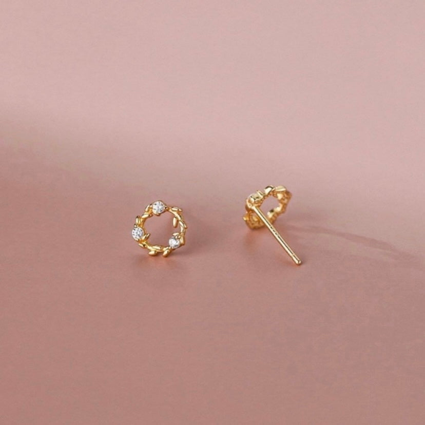 18K Gold Plated Mini Small Flower Leaf Garland Stud Earrings for Women