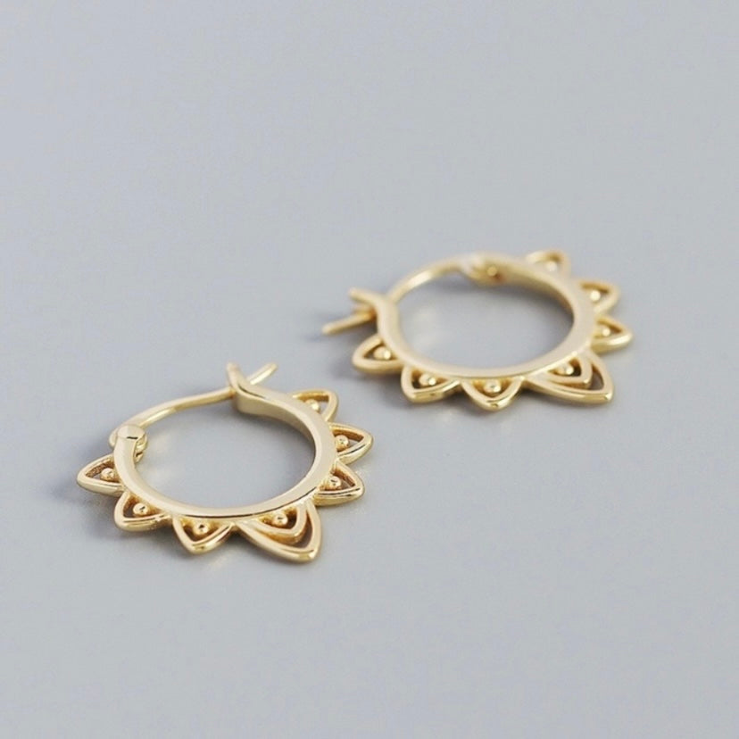 18K Gold Plated Hollow Flower Hoop Earrings for Women