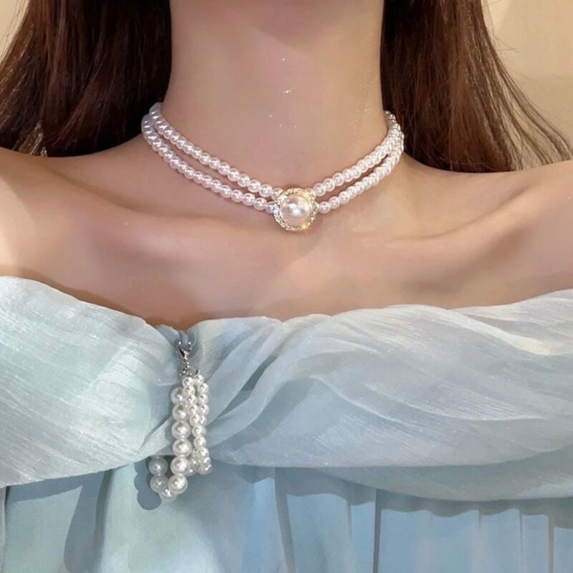 Elegant White Pearl Pendant Choker Necklace for Women,Layered Pearl Necklace
