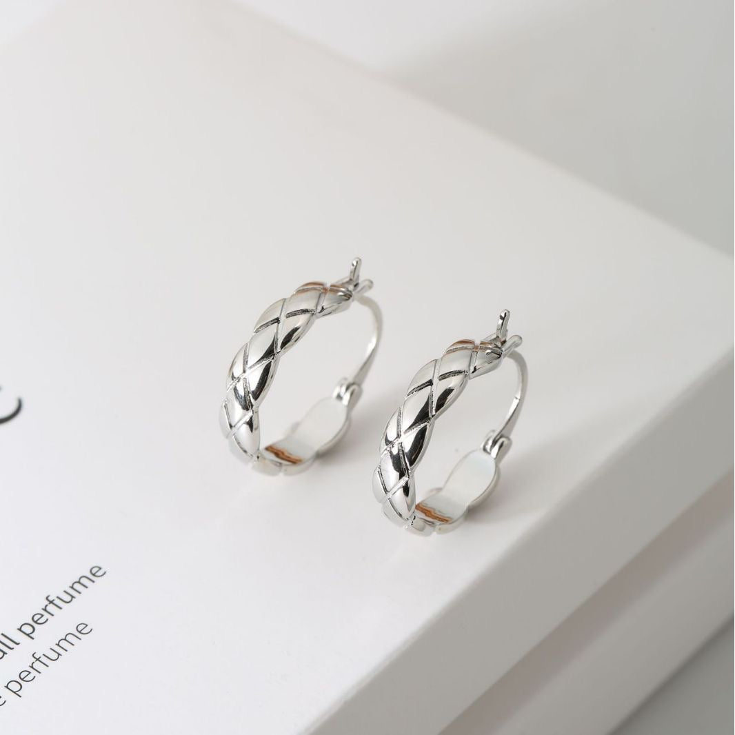 Polished Metal Texture Gold Hoop Earrings for Women