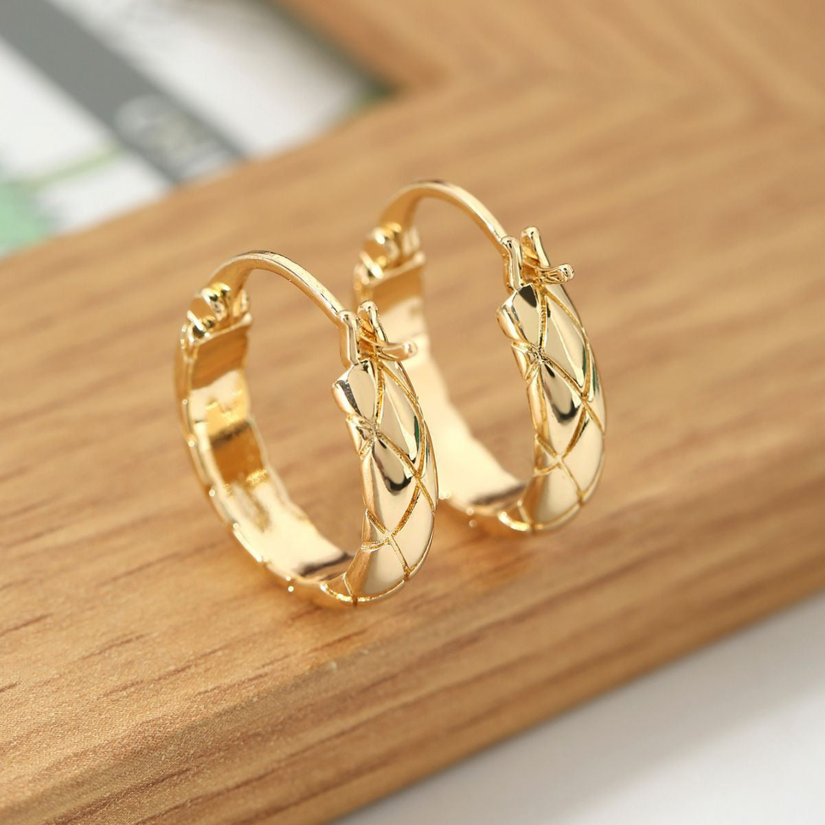 Polished Metal Texture Gold Hoop Earrings for Women