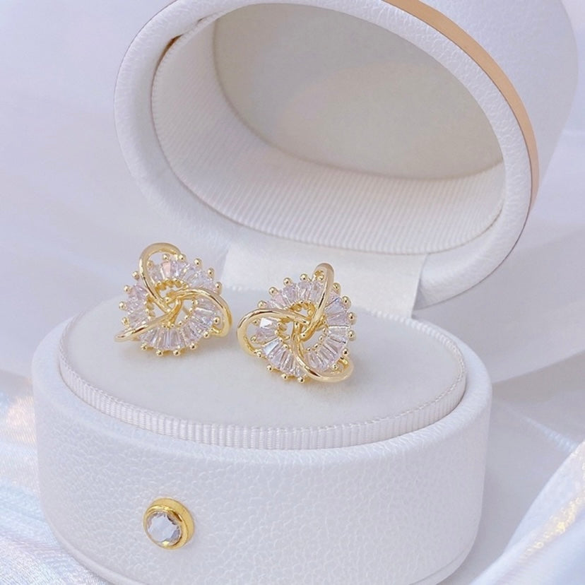 18K Gold Plated Crystal Stud Earrings for Women,Luxury Crystal Earrings