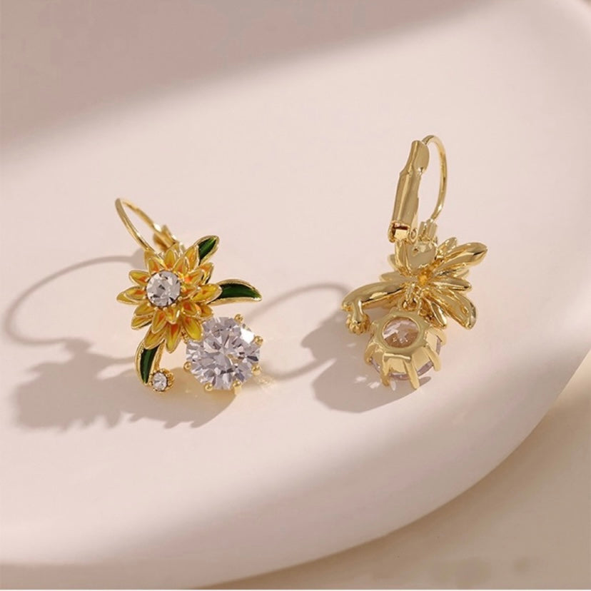 Crystal Daisy Flower Dangle Drop Earrings for Women,Elegant Flower Earrings