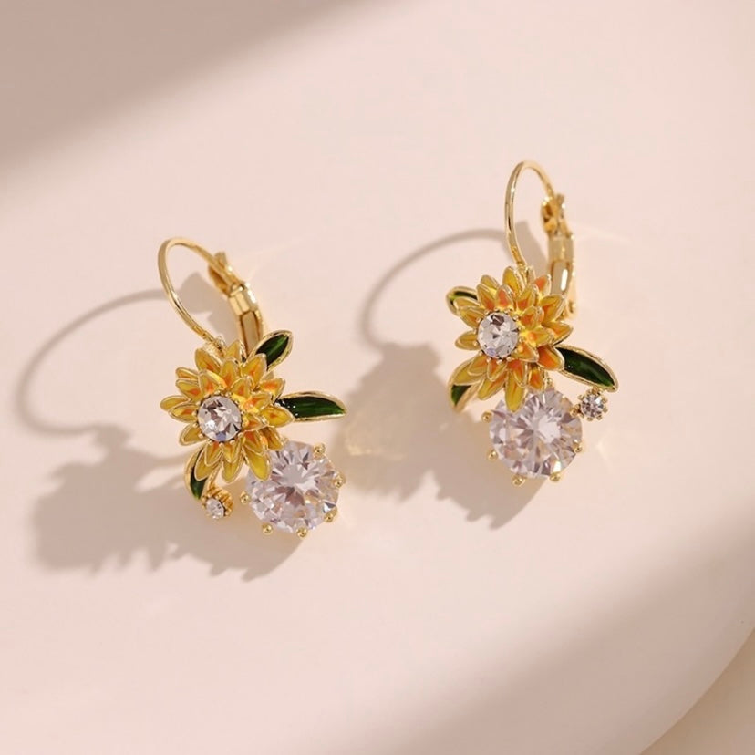 Crystal Daisy Flower Dangle Drop Earrings for Women,Elegant Flower Earrings