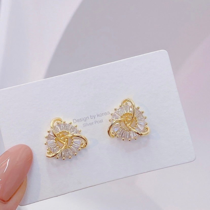 18K Gold Plated Crystal Stud Earrings for Women,Luxury Crystal Earrings