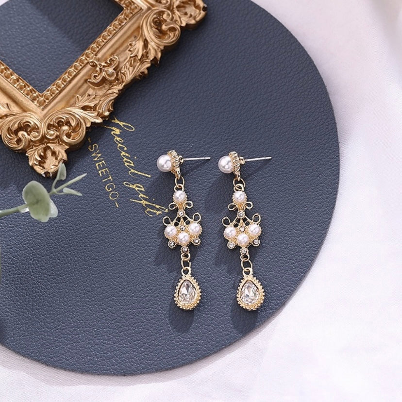Elegant Pearl Teardrop Crystal Dangle Drop Earrings for Women