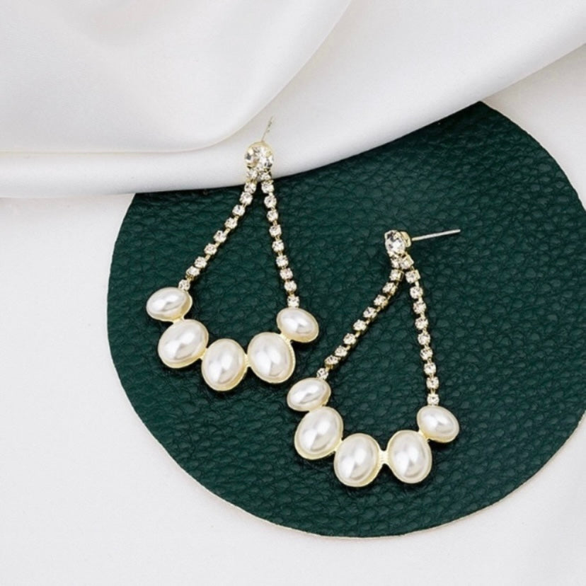 Elegant White Pearl Teardrop Drop Dangle Earrings for Women